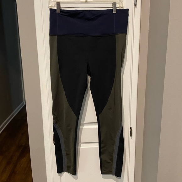 Athleta leggings - Picture 2 of 5